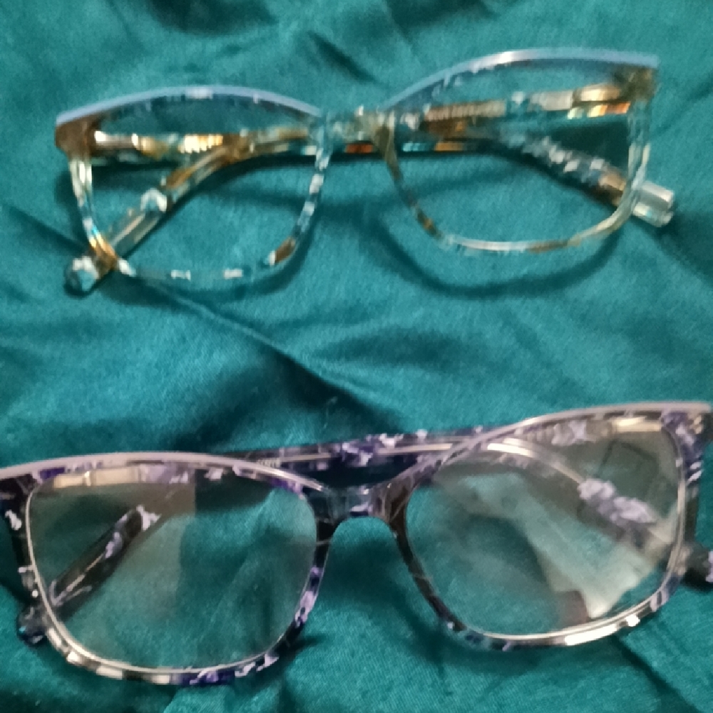 Sunglasses I'm doing 4 pair for 95